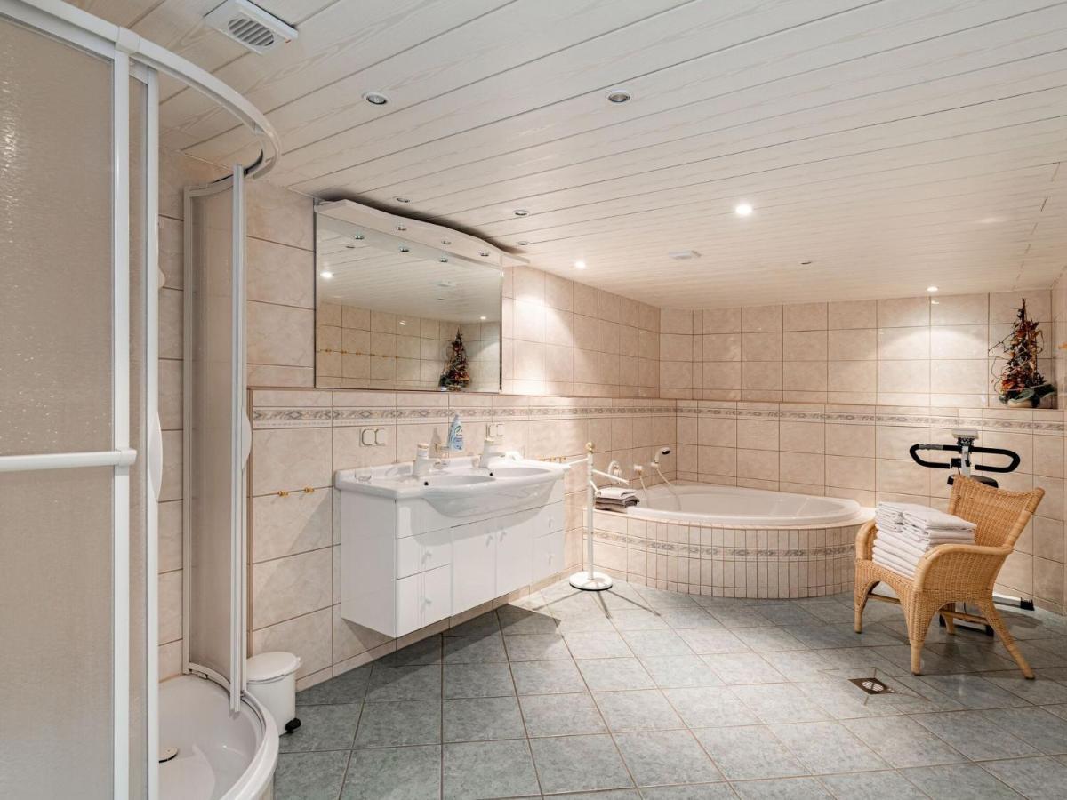 Majestic Holiday Home With Jacuzzi Unterschönau Eksteriør billede