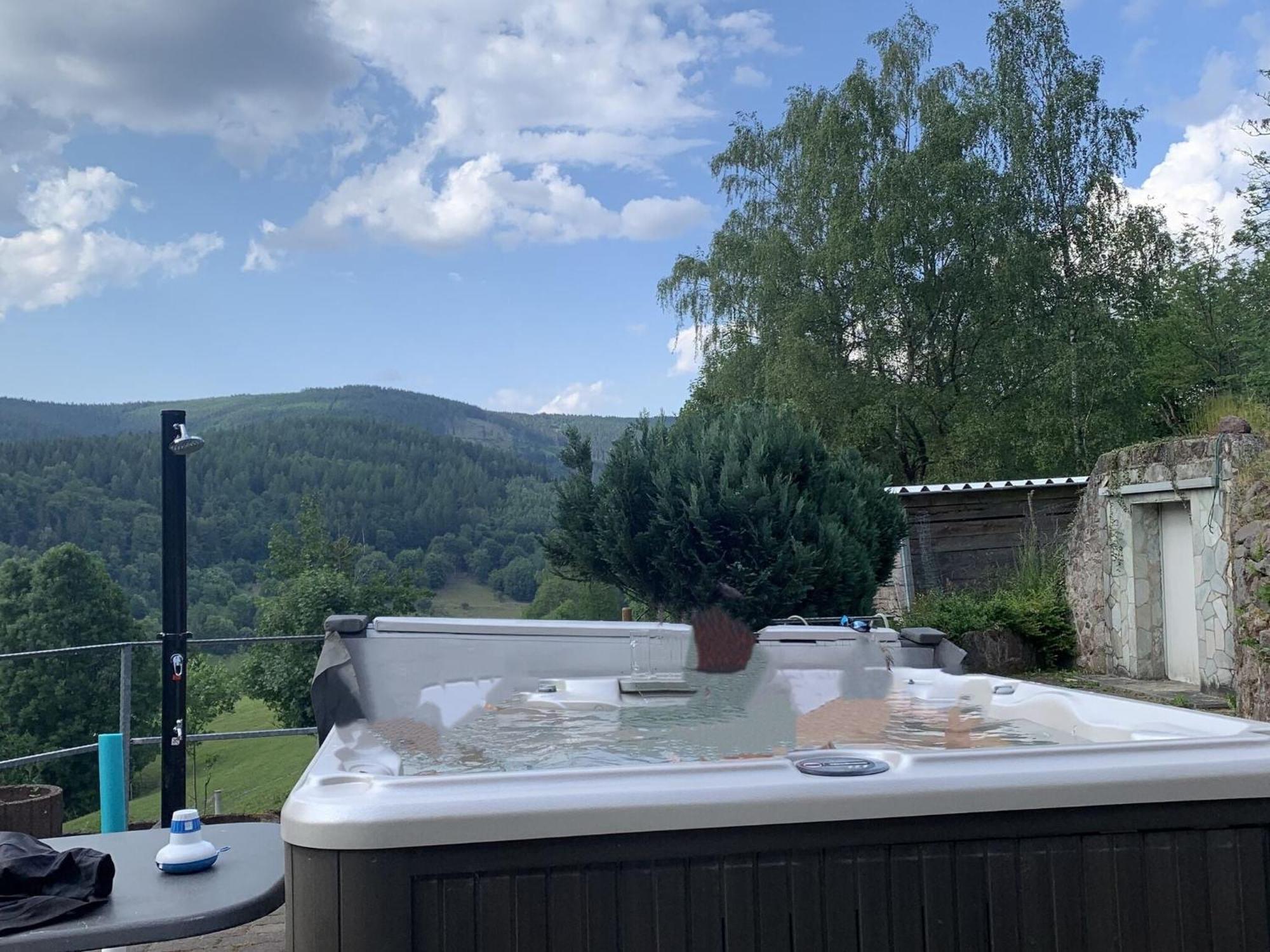 Majestic Holiday Home With Jacuzzi Unterschönau Eksteriør billede